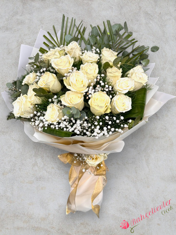 21 İthal Canlı Beyaz Gül Buketimiz