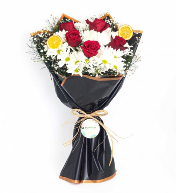 Butik Tasarım 5 Kırmızı Gül Ve Papatyalar