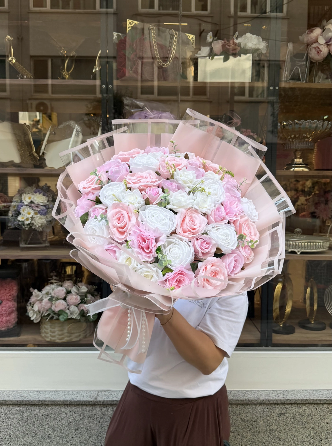 Lüks Pembe Ve Beyaz Gül Buketi