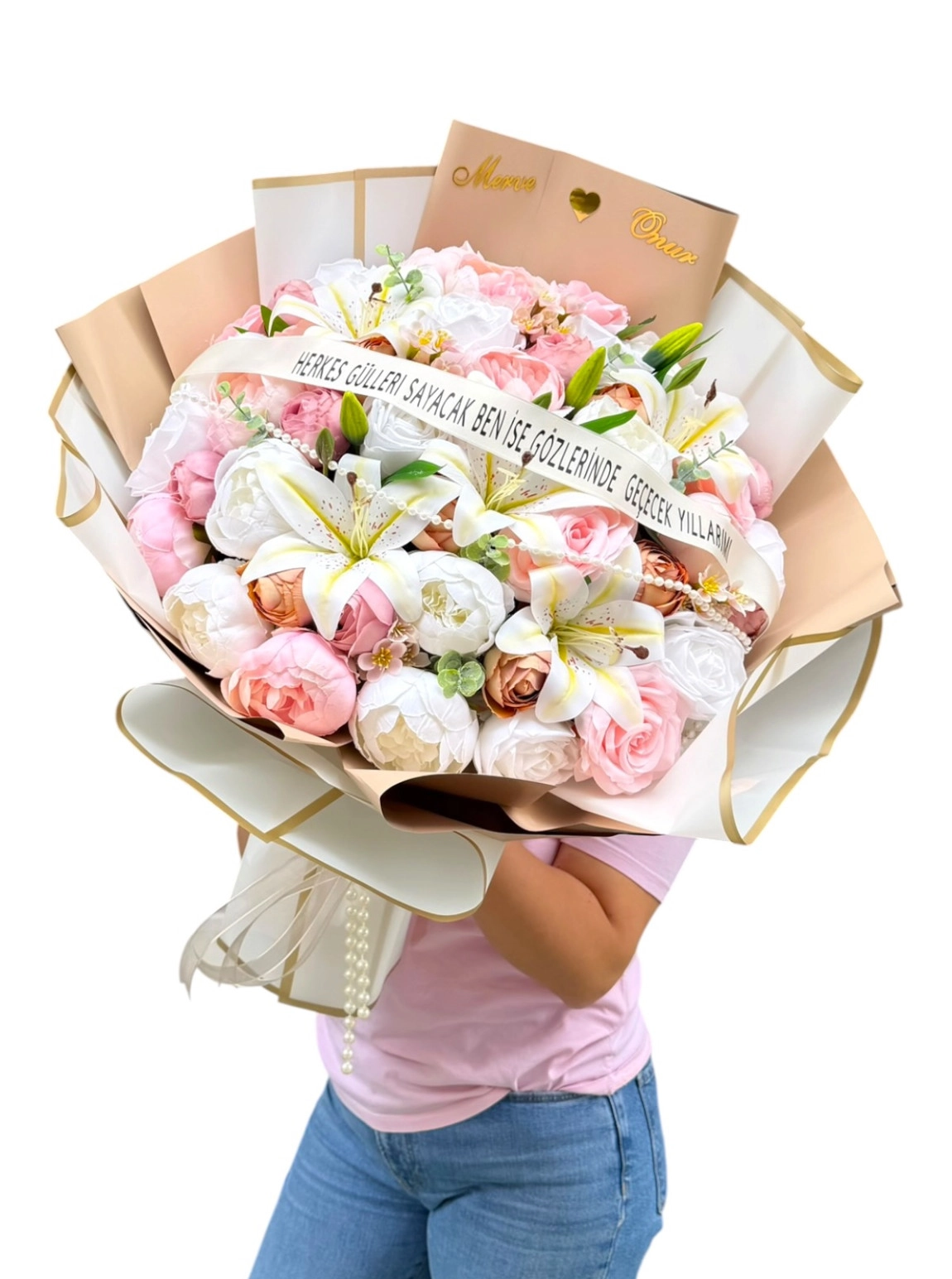 Lüks Tasarım Pembe Ve Beyaz Şakayık Ile Lilyum Buketi