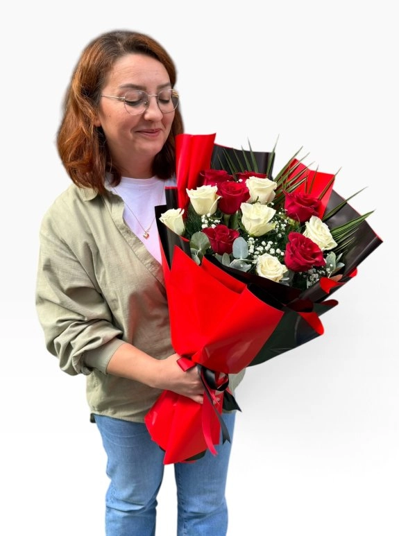 11 Gül Buketi Canlı 