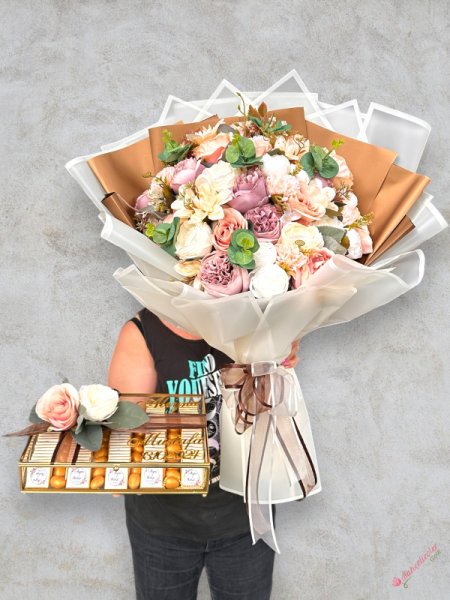 41 Soft Renklerde Yapay Şakayık Buketi