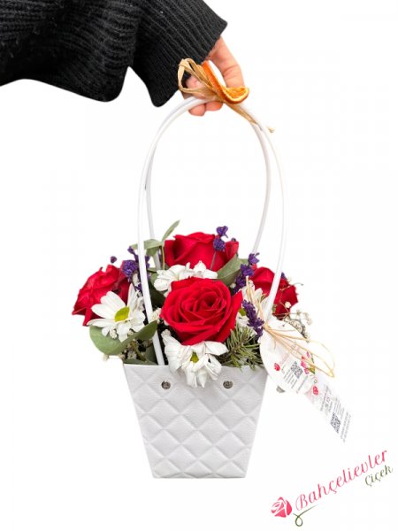 5 Kırmızı Gül Ve Papatya Arajmanı