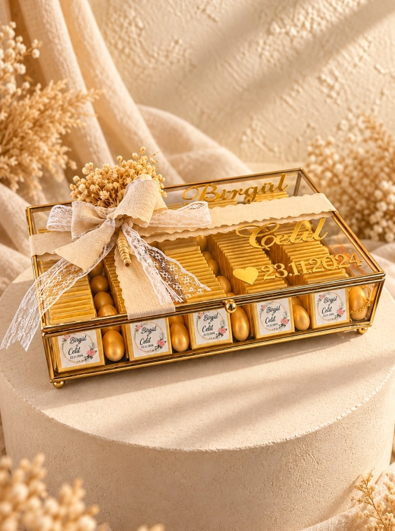Kişiye Özel İsimli Gold Cam Kutuda Söz Ve Nişan Çikolatası Aranjmanı